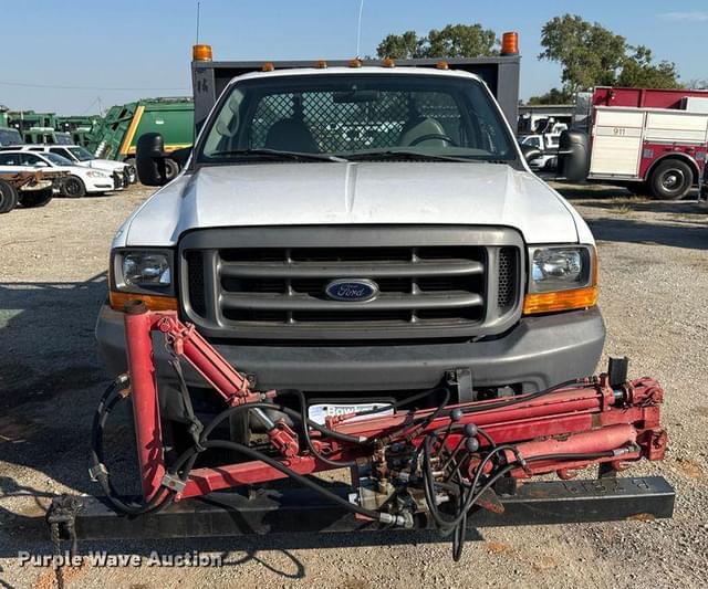 Image of Ford F-450 equipment image 1