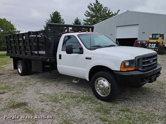 Image of Ford F-450 equipment image 2