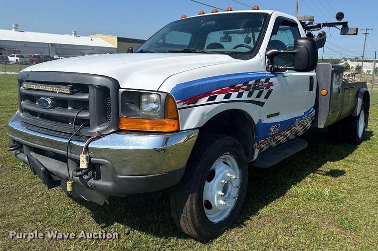 Image of Ford F-450 Primary image