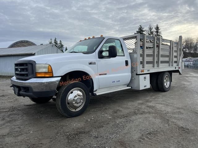 Image of Ford F-450 equipment image 3