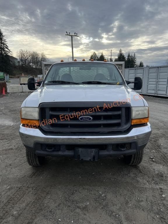 Image of Ford F-450 equipment image 2