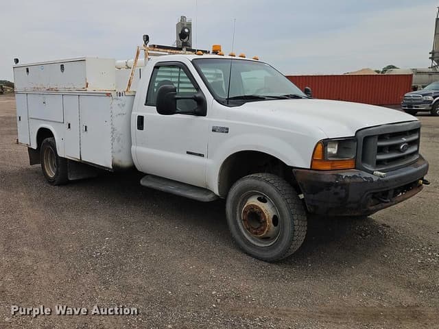 Image of Ford F-450 equipment image 2