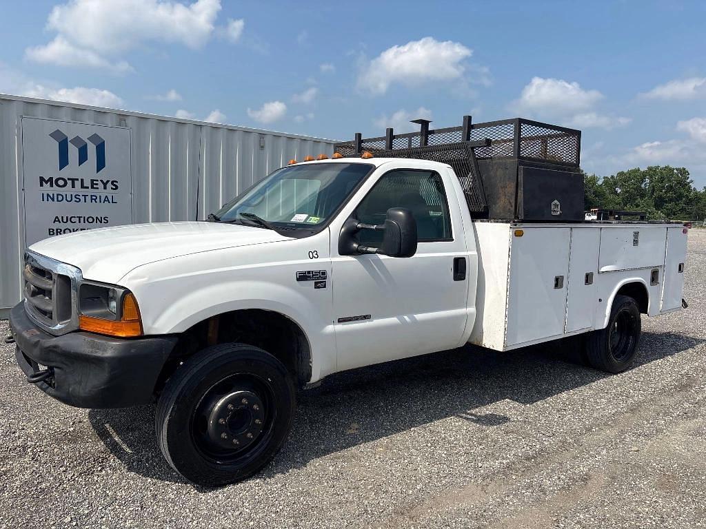 Image of Ford F-450 Primary image