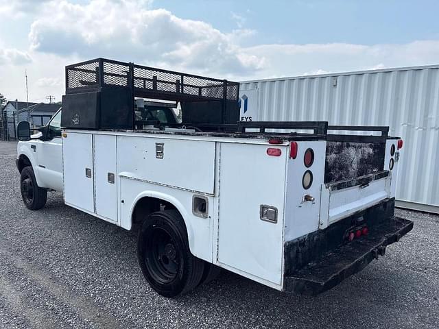 Image of Ford F-450 equipment image 1