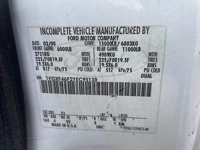 Image of Ford F-450 equipment image 4