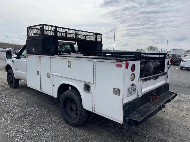 Image of Ford F-450 equipment image 2