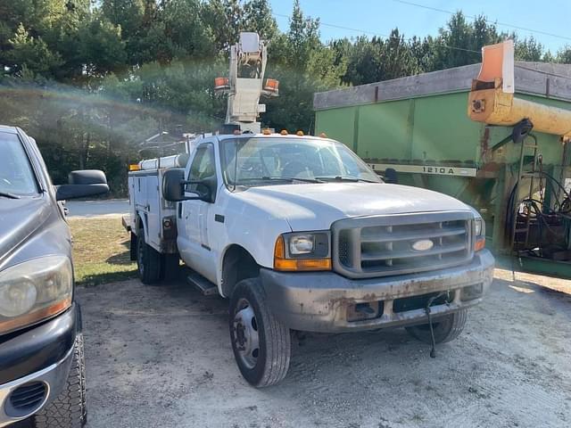 Image of Ford F-450 equipment image 2