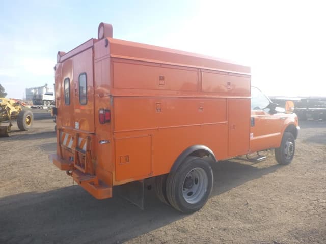 Image of Ford F-450 equipment image 2