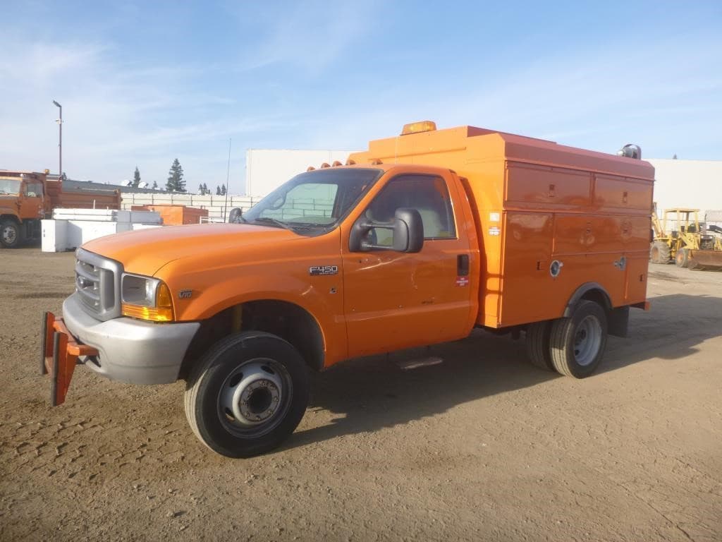 Image of Ford F-450 Primary image