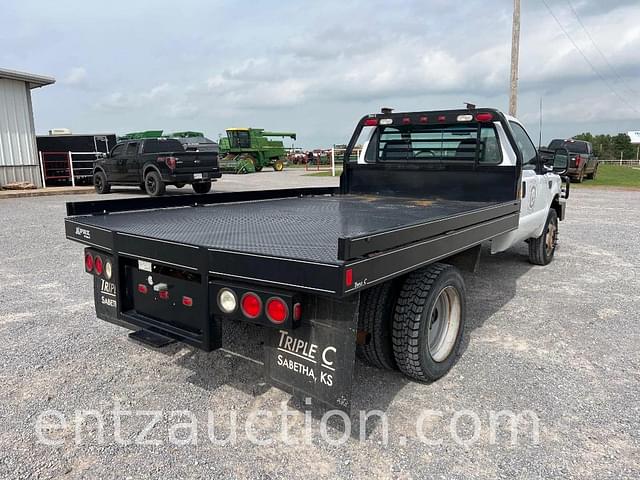 Image of Ford F-450 equipment image 4