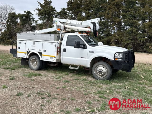 Image of Ford F-550 equipment image 1