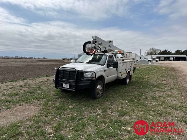 Image of Ford F-550 equipment image 2