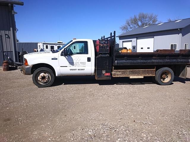 Image of Ford F-550 equipment image 4