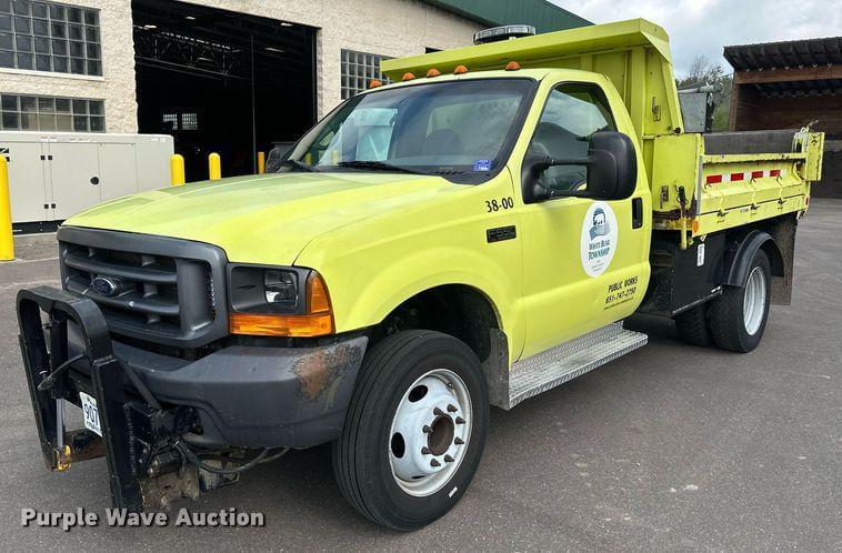 Image of Ford F-550 Primary image