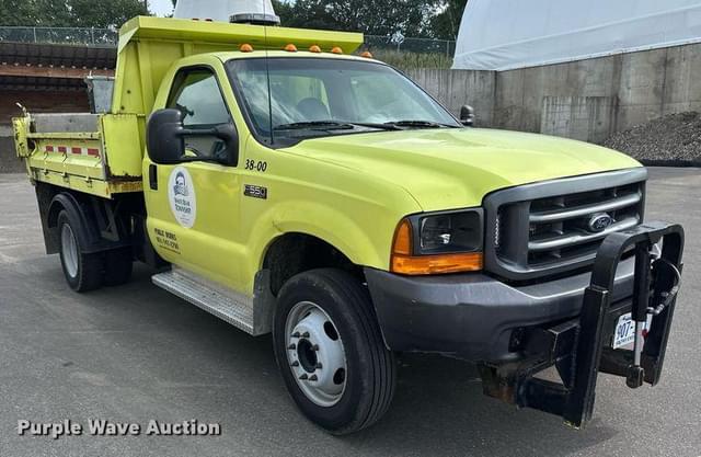 Image of Ford F-550 equipment image 2