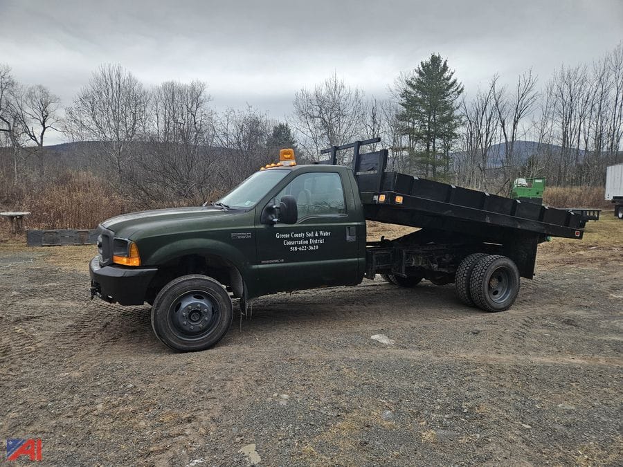 2000 Ford F-550 Equipment Image0