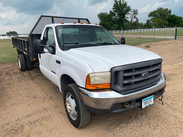 Image of Ford F-550 equipment image 2