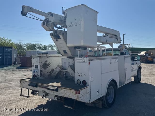 Image of Ford F-550 equipment image 4