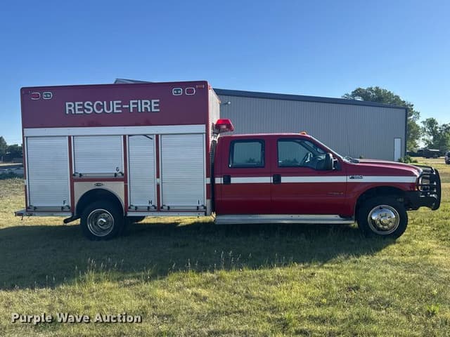 Image of Ford F-550 equipment image 3