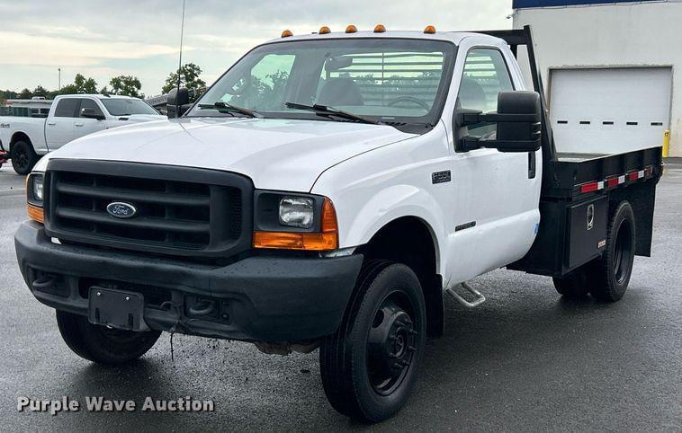 Image of Ford F-550 Primary image