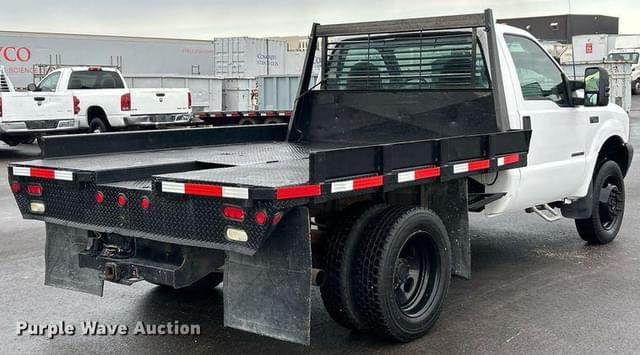 Image of Ford F-550 equipment image 4