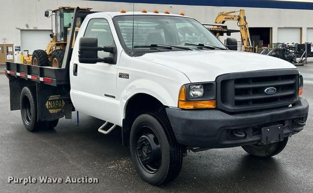 Image of Ford F-550 equipment image 2