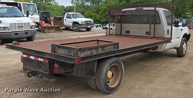 Image of Ford F-550 equipment image 4