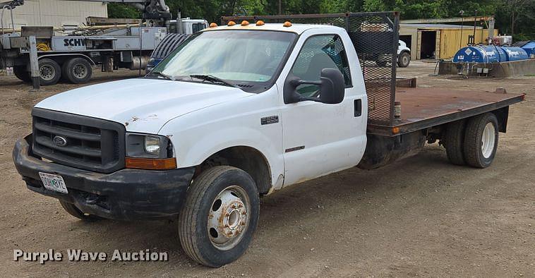 Image of Ford F-550 Primary image