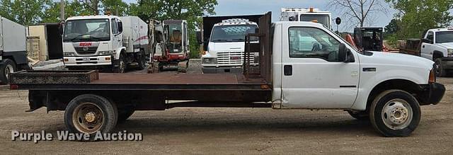 Image of Ford F-550 equipment image 3