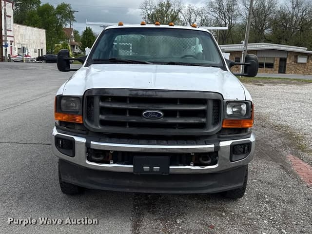 Image of Ford F-550 equipment image 1