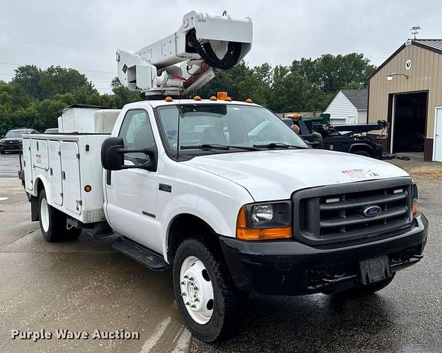 Image of Ford F-550 equipment image 2