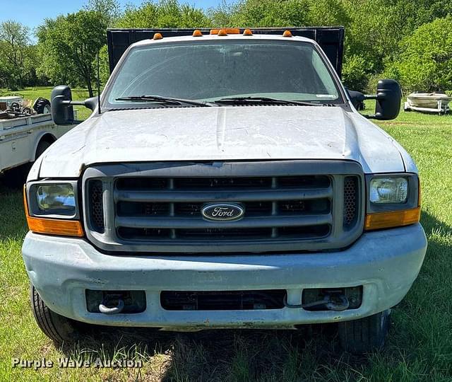 Image of Ford F-550 equipment image 1