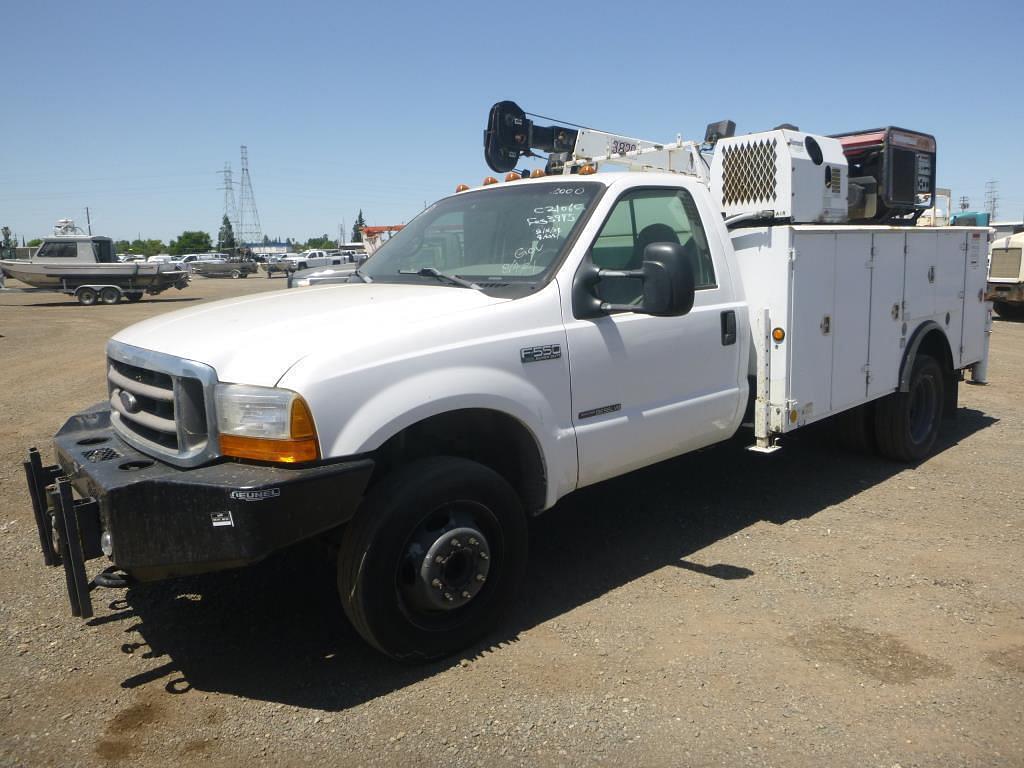 Image of Ford F-550 Primary image