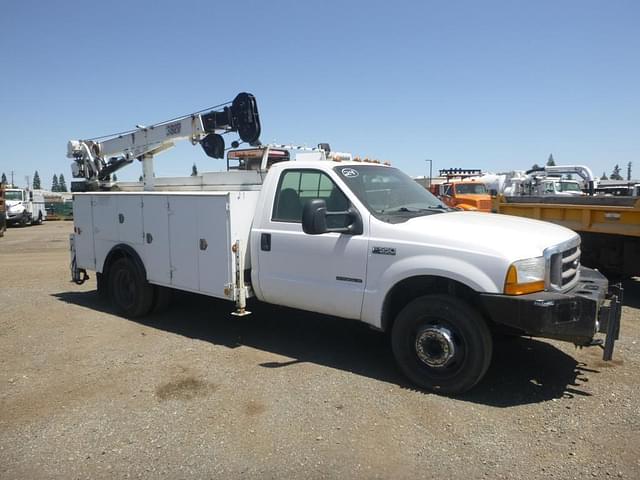Image of Ford F-550 equipment image 1