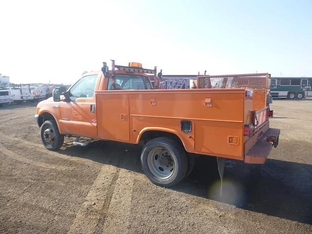 Image of Ford F-550 equipment image 3