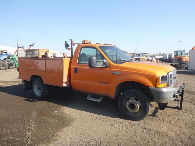 Image of Ford F-550 equipment image 1