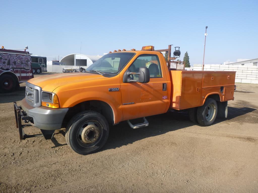 Image of Ford F-550 Primary image