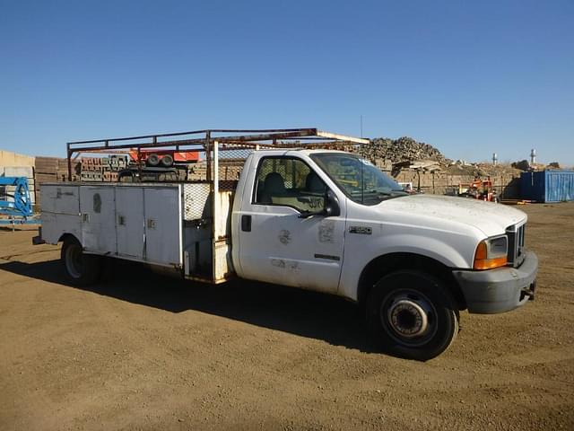 Image of Ford F-550 equipment image 1