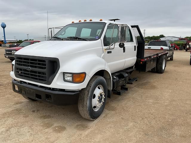 Image of Ford F-650 equipment image 2