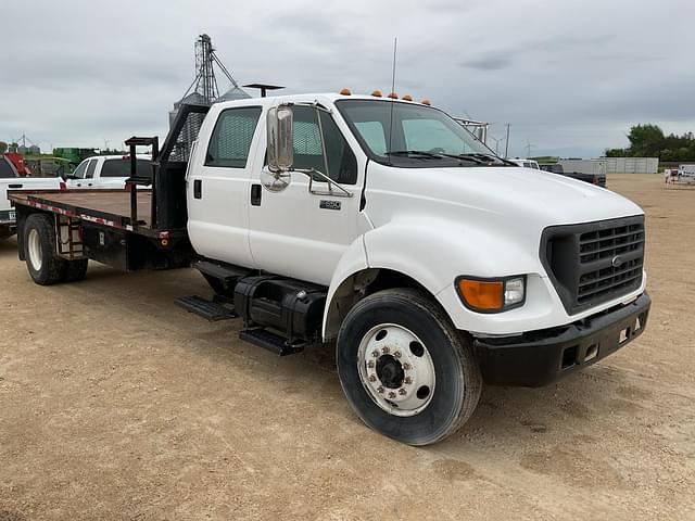 Image of Ford F-650 equipment image 4