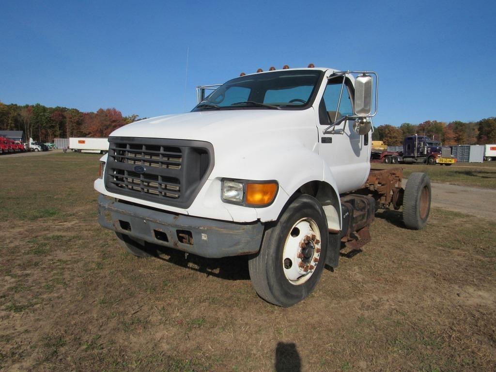 Image of Ford F-650 Primary image