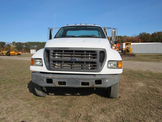 Image of Ford F-650 equipment image 1