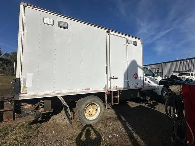 Image of Ford F-650 equipment image 4