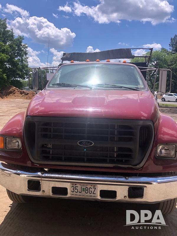 Image of Ford F-650 equipment image 2