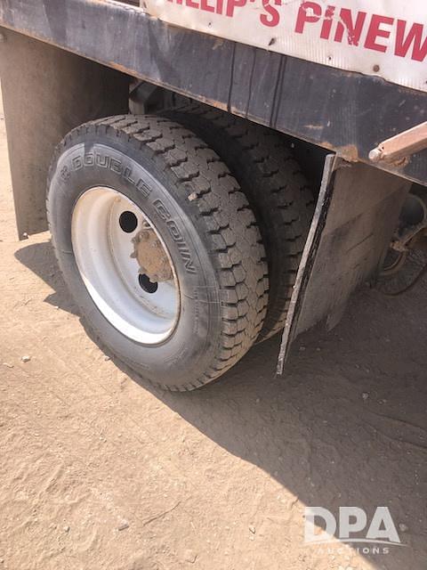 Image of Ford F-650 equipment image 3