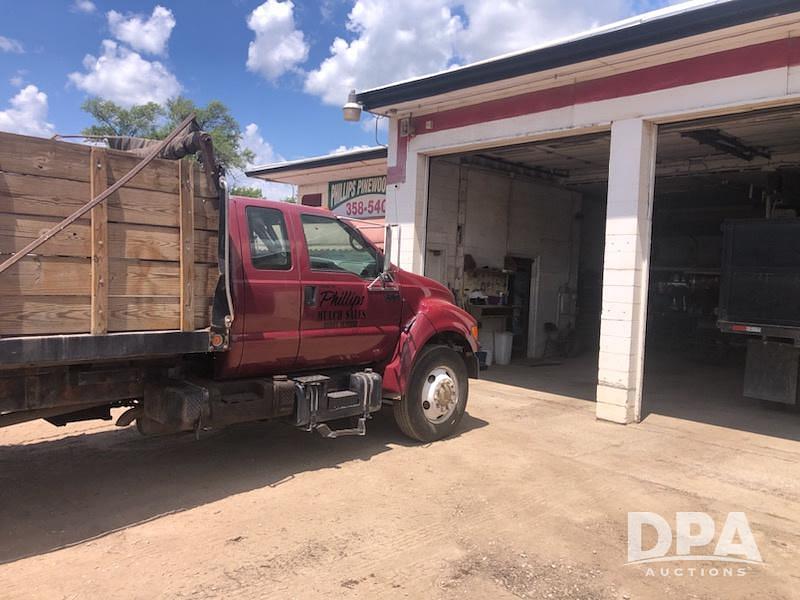 Image of Ford F-650 Primary image