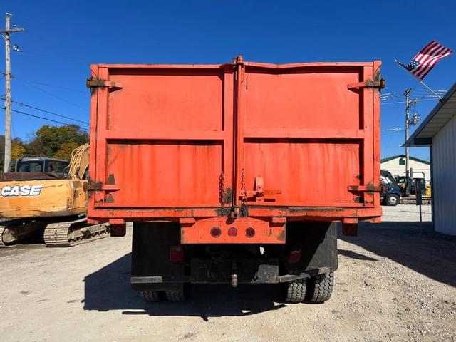 Image of Ford F-650 equipment image 3