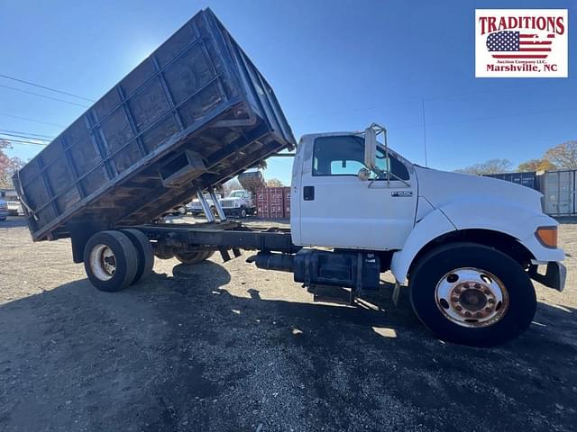 Image of Ford F-650 equipment image 2