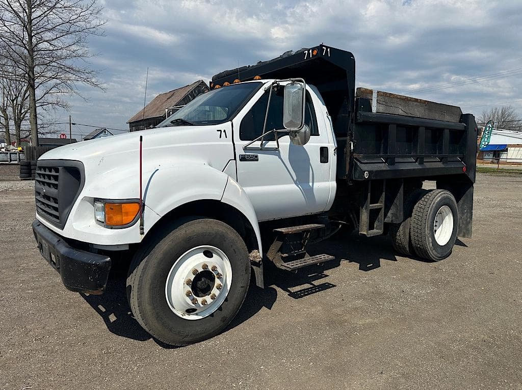 Image of Ford F-650 Primary image