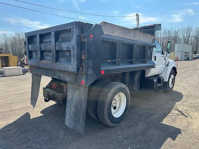 Image of Ford F-650 equipment image 4